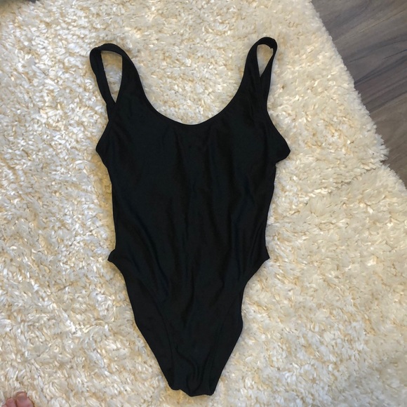 ZAFUL Black High Cut Backless One Piece Swimsuit - Picture 5 of 8